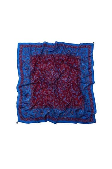 شال طرح‌دار با مهره