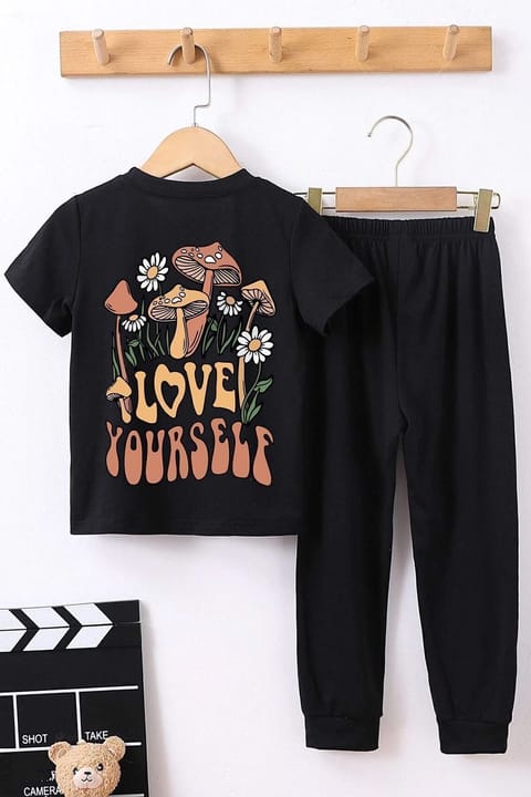 ست سویشرت و شلوارک کودک uyguntarz مدل Love Yourself چاپی