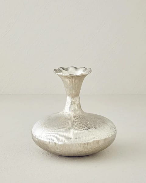 گلدان فلزی Silva سایز 19.5 × 19.5 × 19 سانتی‌متر رنگ نقره‌ای