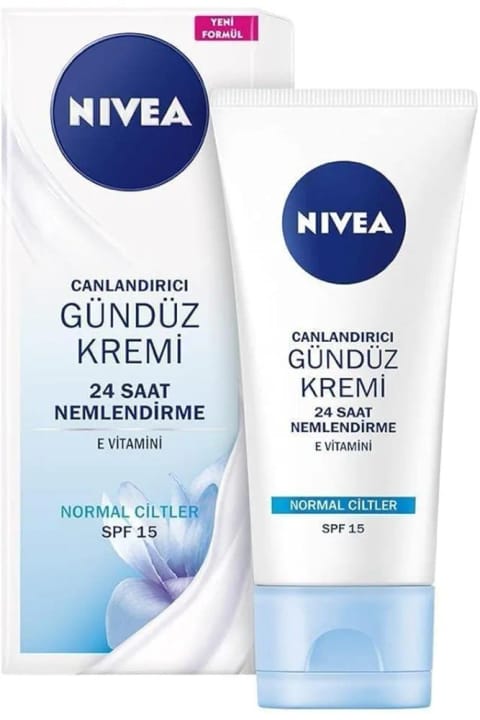 NIVEA Essentials طراوتبخش کرم روز 50 میلیلیتر