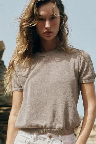 SHORT SLEEVE KNIT TOP
