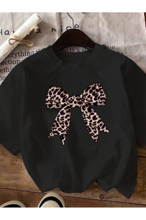 تی‌شرت طراحی‌شده uyguntarz یونیسکس با طرح پلنگ و چاپ روبان