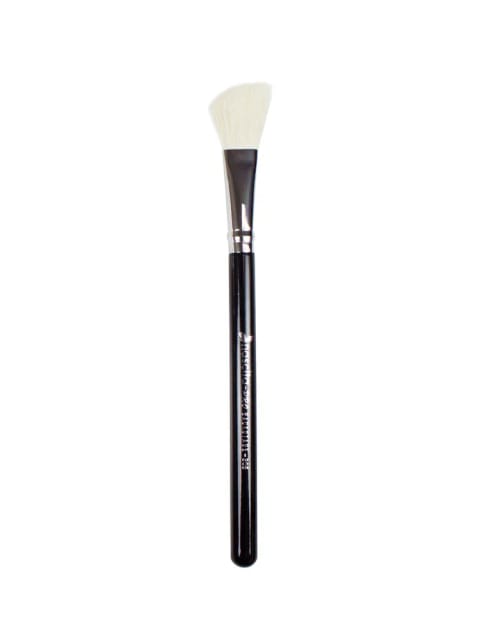 براش آرایشی رژگونه و هایلایتر زاویه‌دار Nascita Backstage NASBRUSH0305