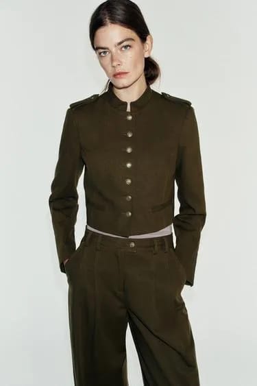 CROPPED BLAZER WITH SHOULDER PADS