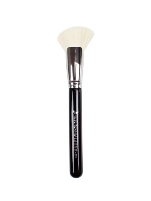 براش آرایشی هایلایتر بادبزنی بزرگ مایل Nascita Backstage NASBRUSH0299