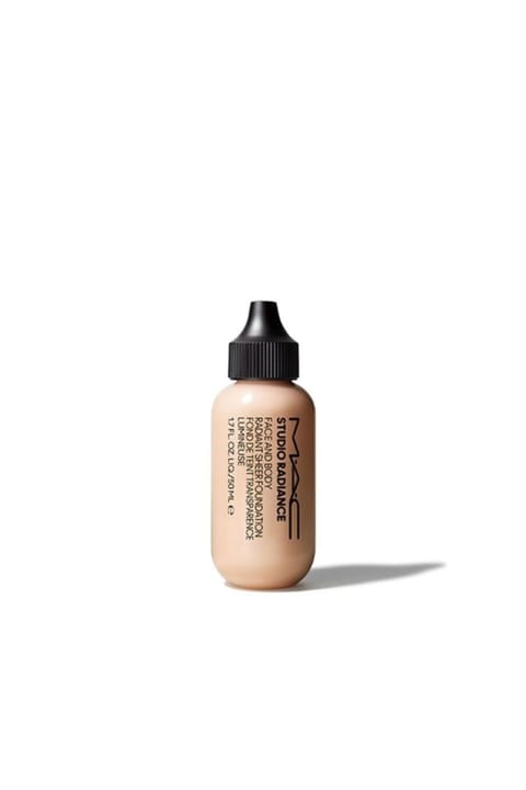 فونداسیون مایع M.A.C Studio Radiance Face And Body با فینیش درخشان طبیعی - W0