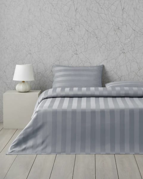 ست ملحفه و روتختی Deluxe راه‌راه پنبه ساتن King Size با ملحفه، ۲۴۰×۲۲۰ سانتی‌متر، خاکستری