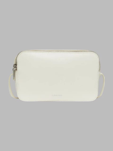 Calvin Klein کیف دوشی زنانه طرح لوگوی متالیک کشیده